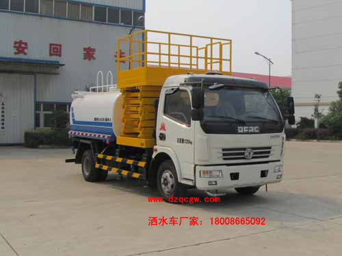東風多利卡綠化噴灑車帶高空作業(5.04方)